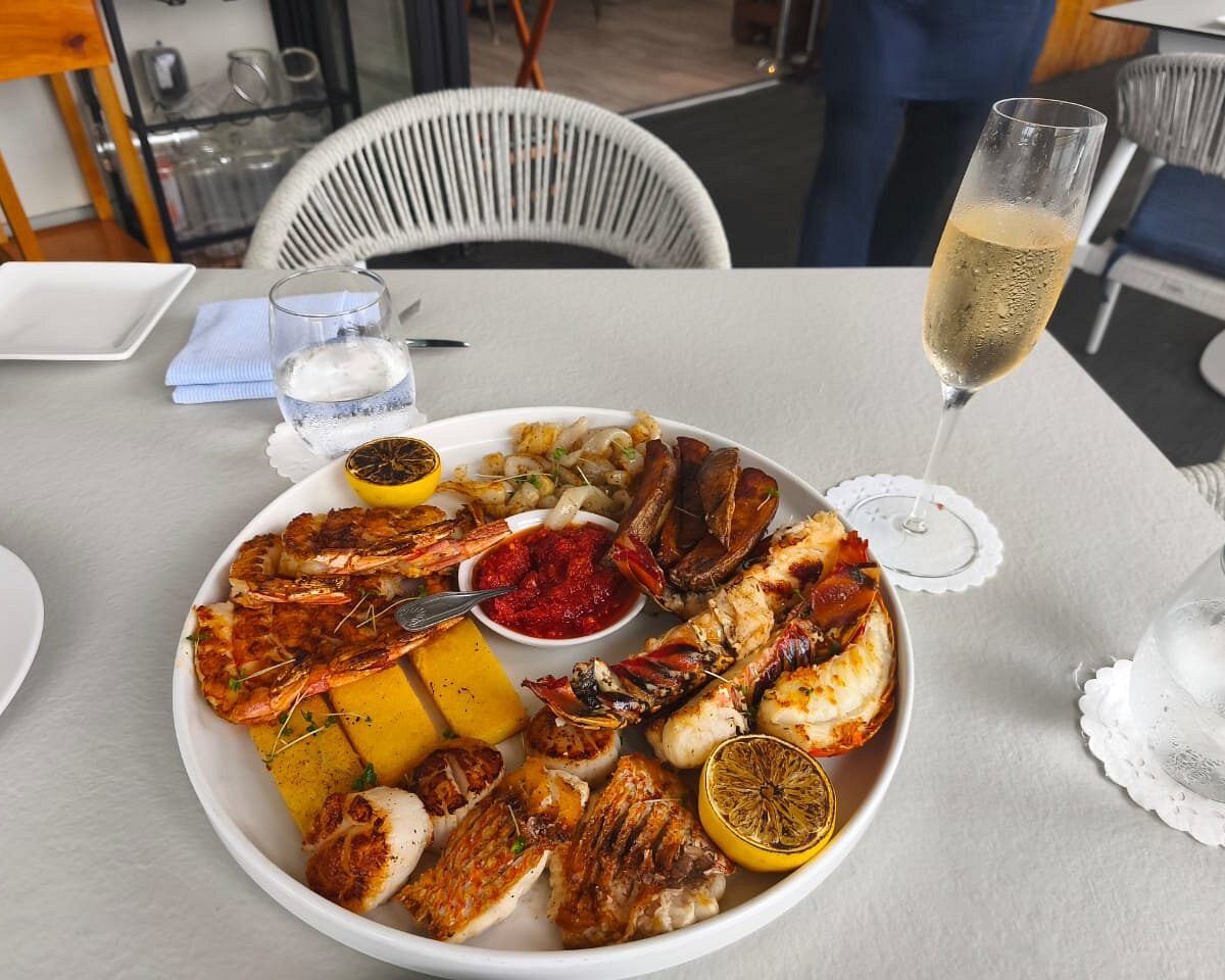 Bacaro signature dishes Grilled Seafood Platter
Asparagus Parmesan
Tuna Tartare